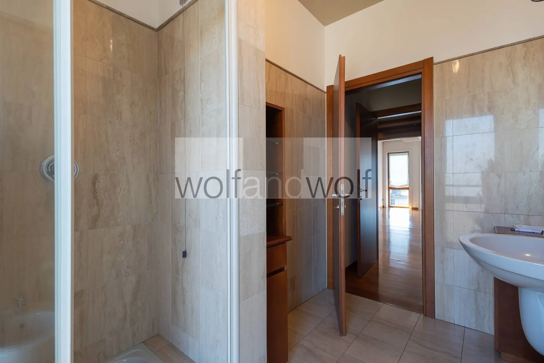 Gallery photo 3