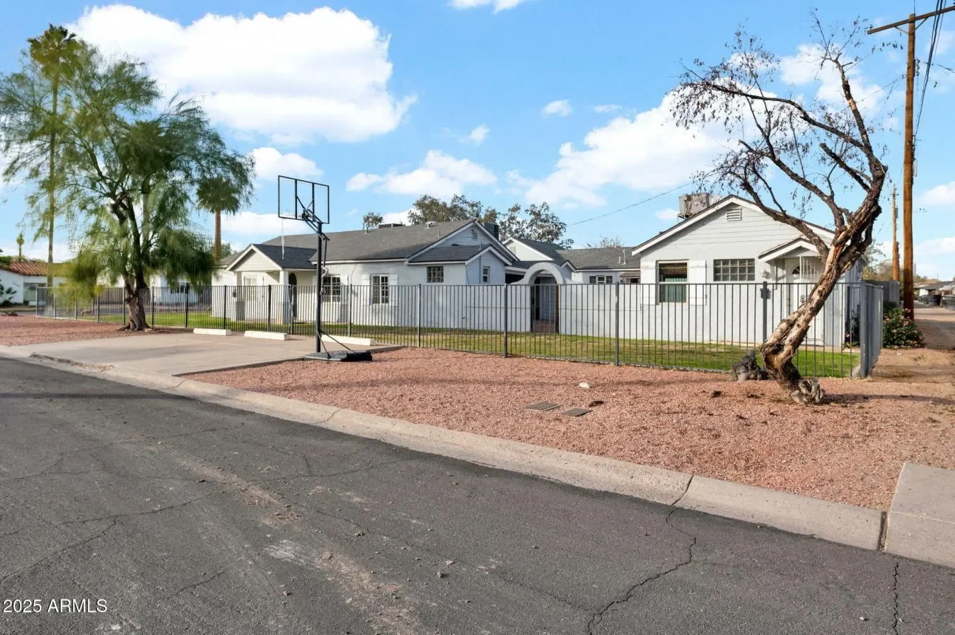 1026 E CLARENDON Avenue, Phoenix, Arizona, United States. - Photo 4