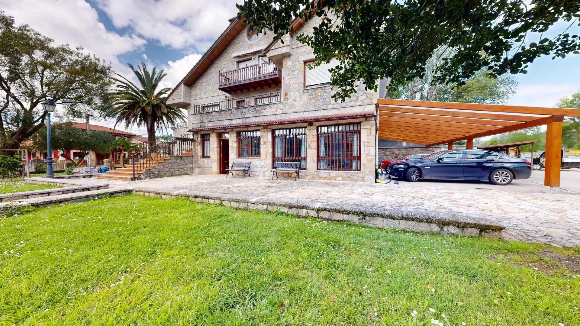 Exterior photo 7