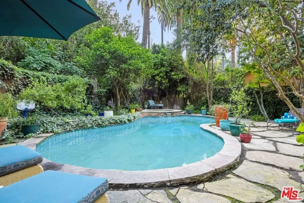 14957 Valley Vista Boulevard, Los Angeles, California, United States. - Photo 8
