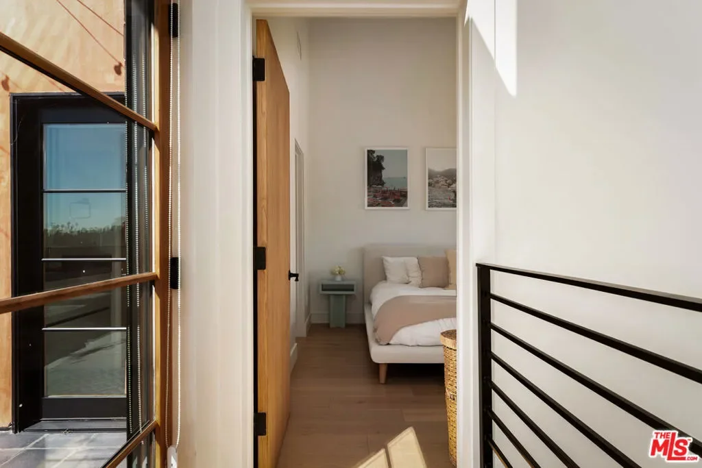 1033 N Vista Street D, Los Angeles, California, United States. - Photo 1