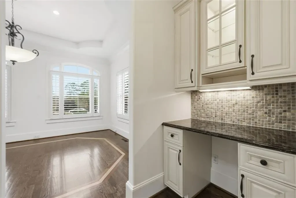 7611 Regency Circle, Sandy Springs, GA 30350, Atlanta, Georgia, United States. - Photo 13
