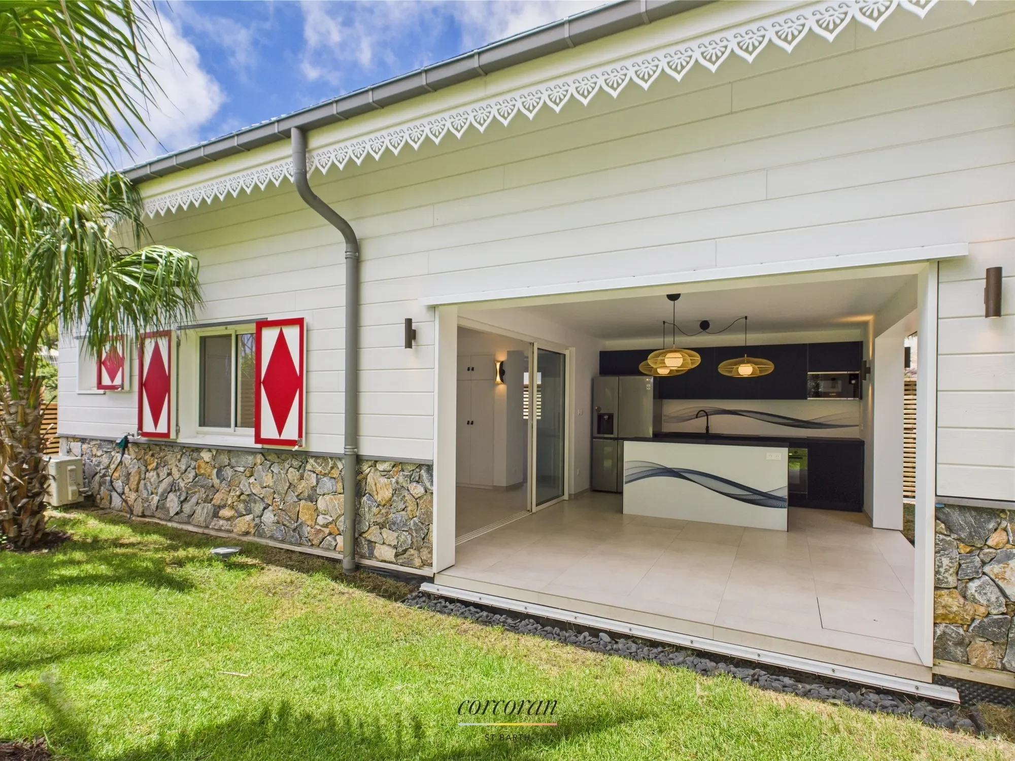 Exterior photo 4