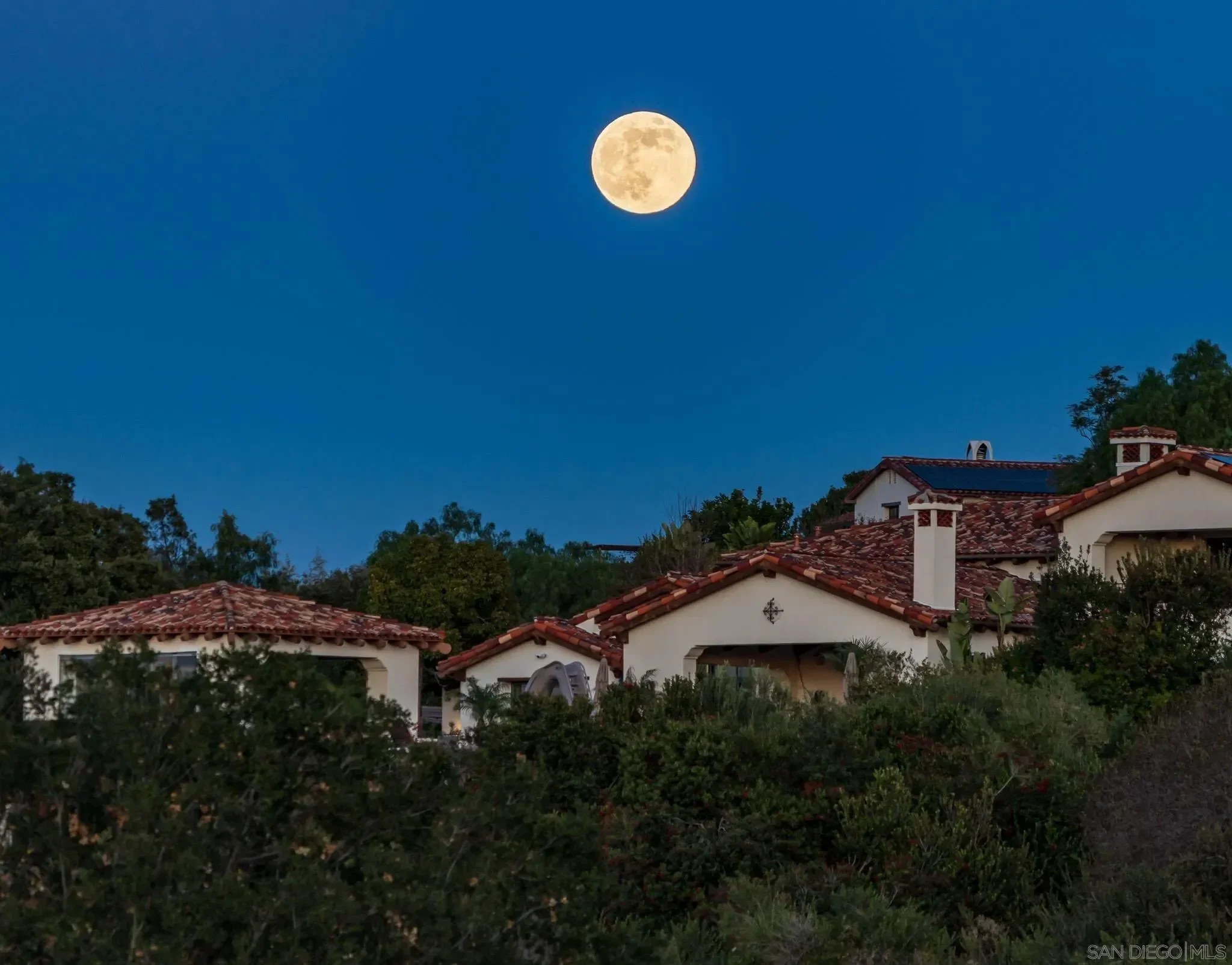 8341 Santaluz Village Green E, Rancho Santa Fe, California, United States. - Photo 32