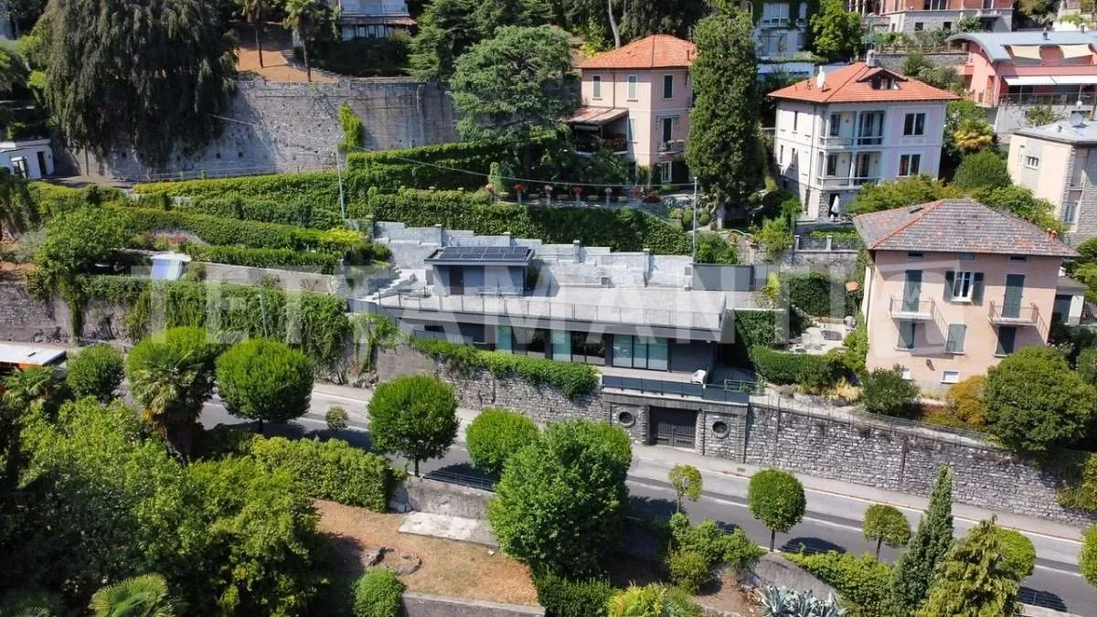 via dei villini, Como, Lombardy, Italy. - Photo 18