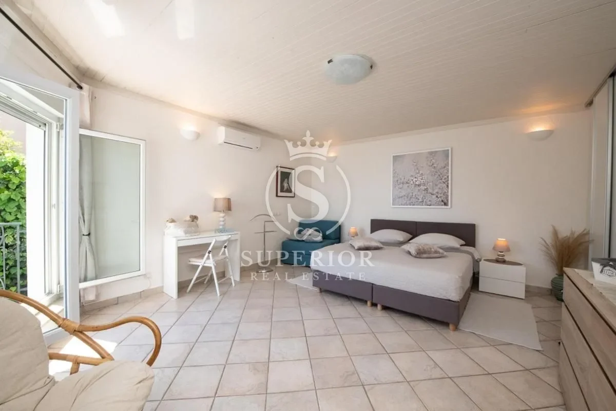 Gallery photo 10