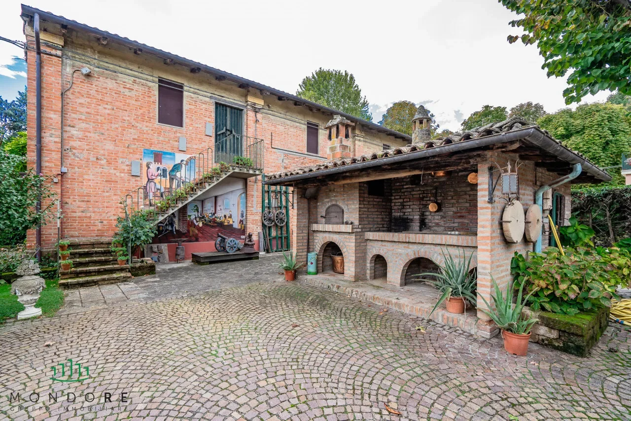 via Stradelli Guelfi, Poggio, Emilia-Romagna, Italy. - Photo 22