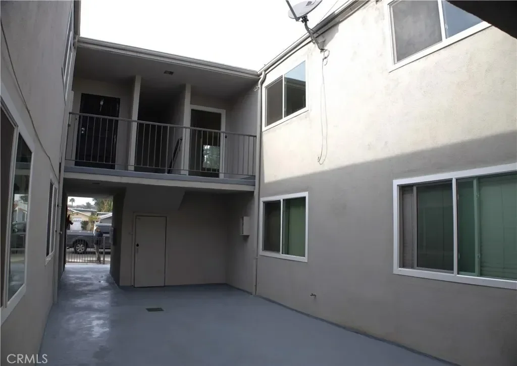 17420 Downey Avenue, Bellflower, California, United States. - Photo 7