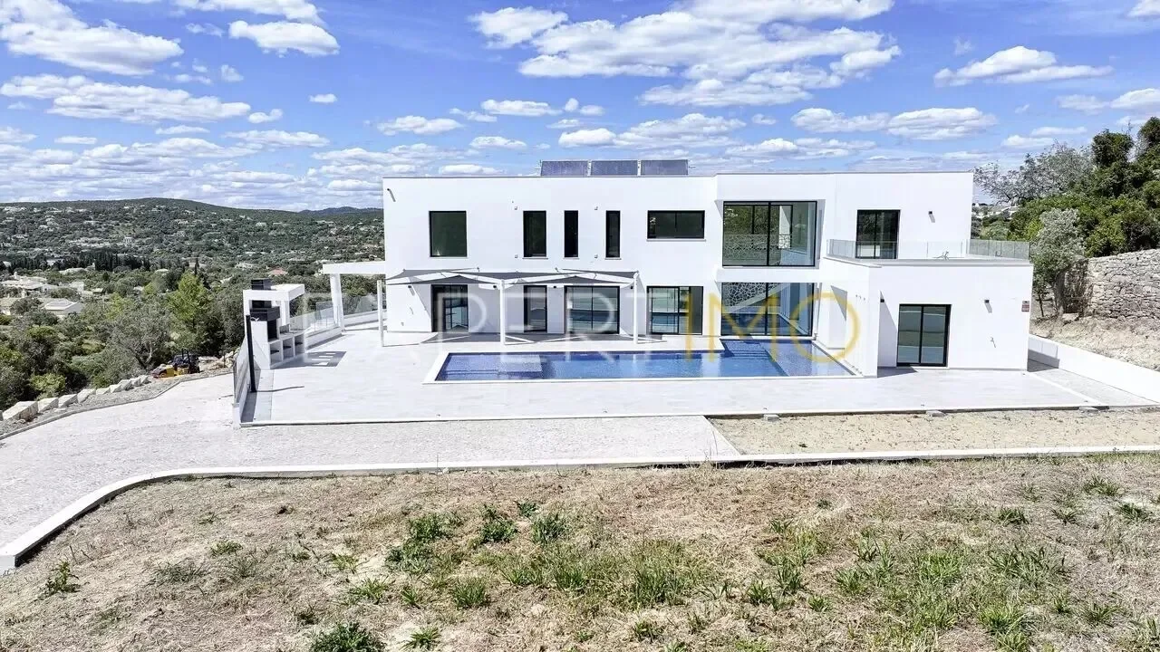 Exterior photo 6