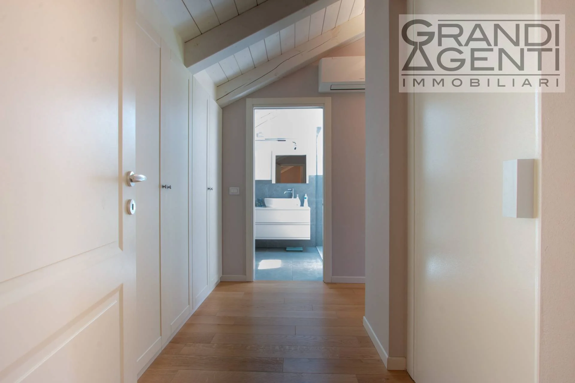 Lungadige Attiraglio 44, Verona, Veneto, Italy. - Photo 25