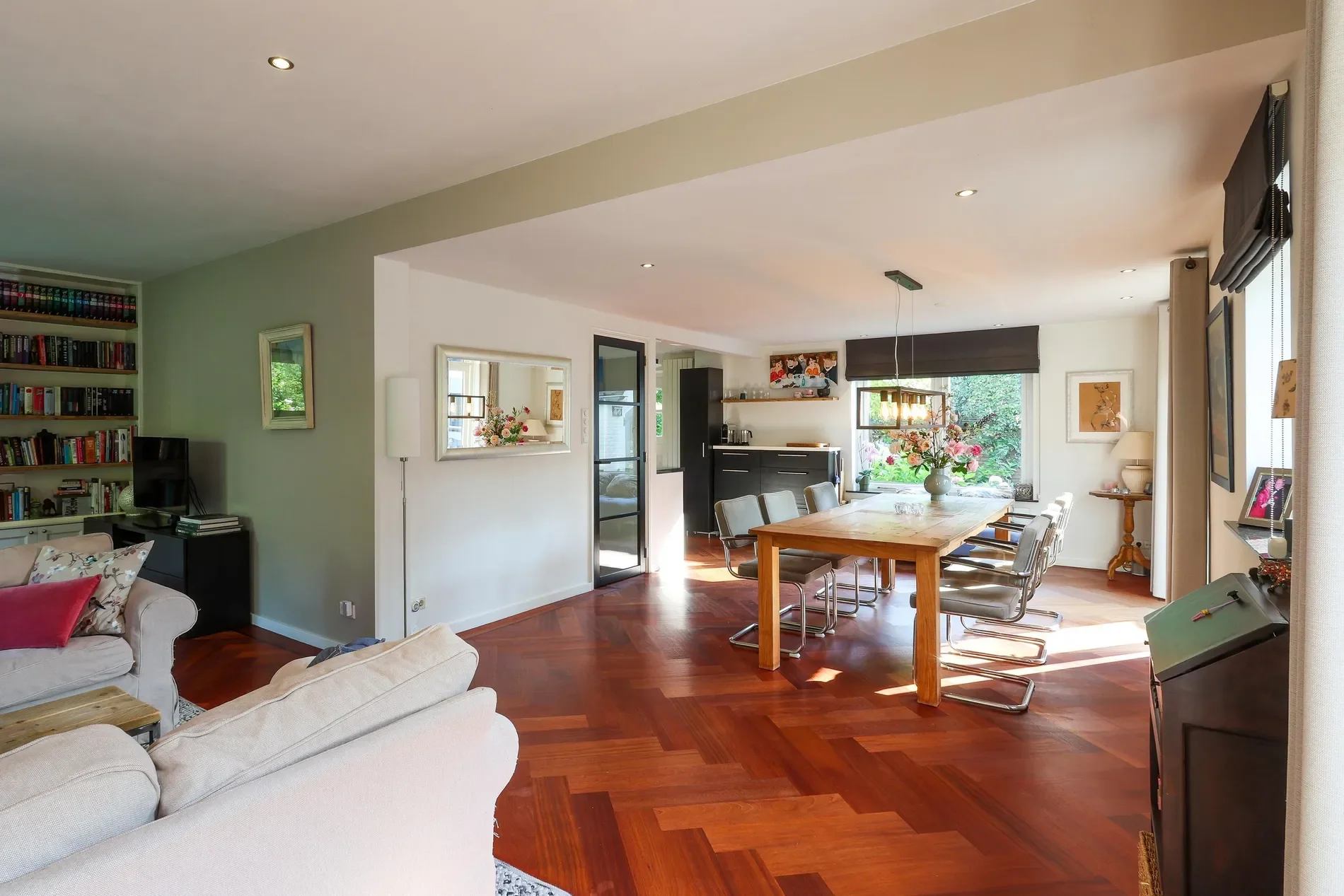 Gallery photo 6