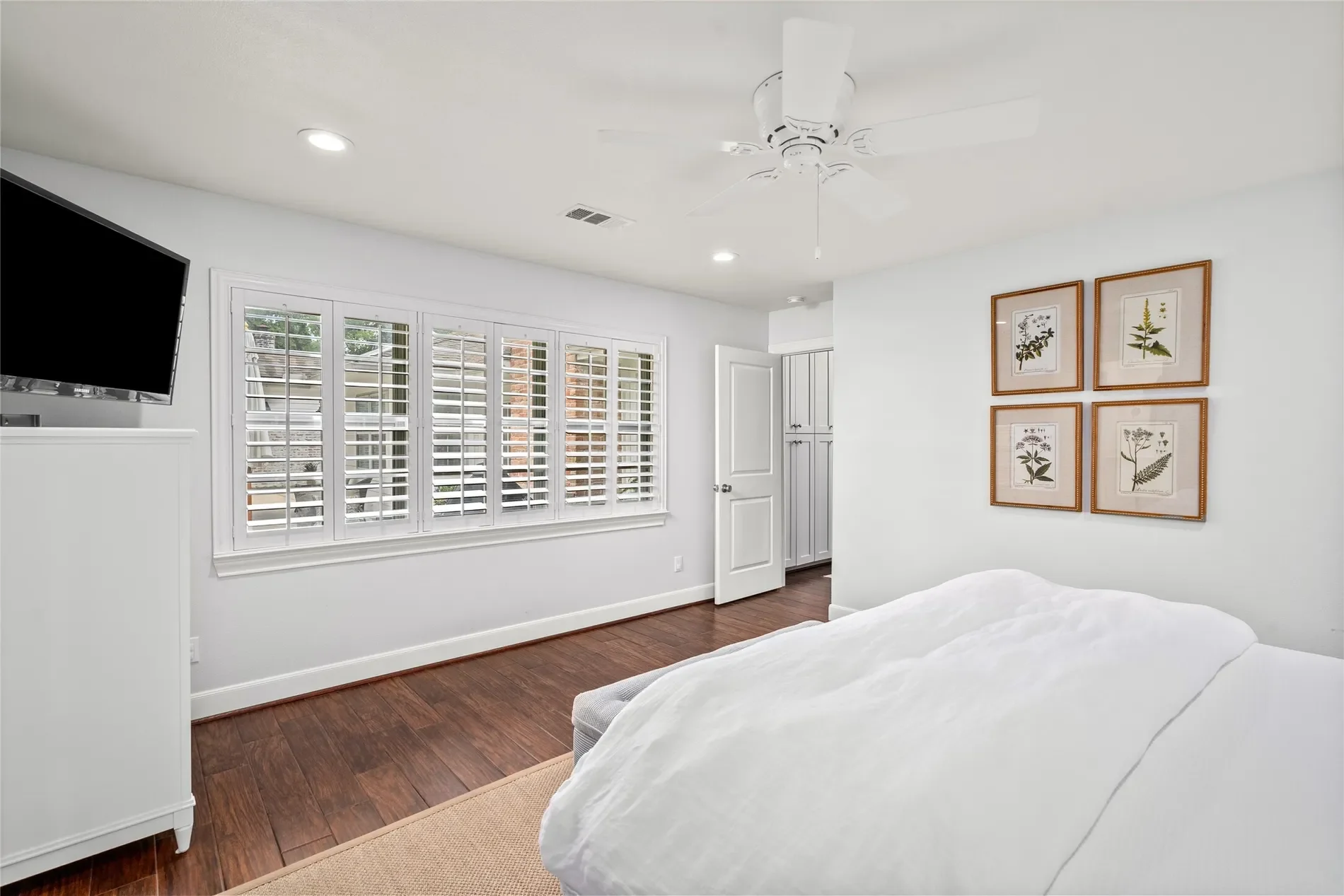 706 Walnut Bend Lane, Houston, TX 77042, Houston, Texas, United States. - Photo 33