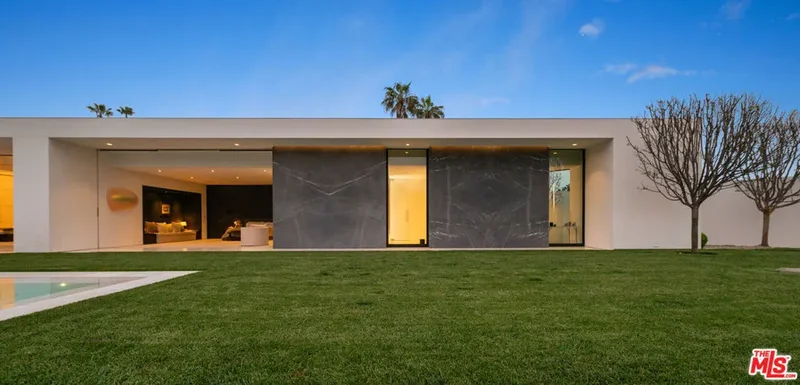9265 Robin Drive, Los Angeles, California, United States. - Photo 33