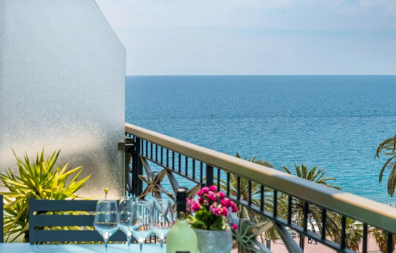 Renovated 3 Room Apartment With Terrace And Sea View, Nice Promenade Des Anglais