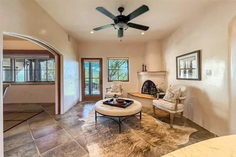 1097 Mansion Ridge Road , Santa Fe, NM 87501, Santa Fe, New Mexico, United States. - Photo 22