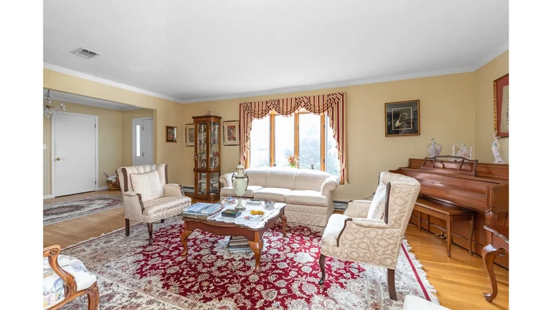 2 Coolidge Avenue, Old Brookville, New York, United States. - Photo 13