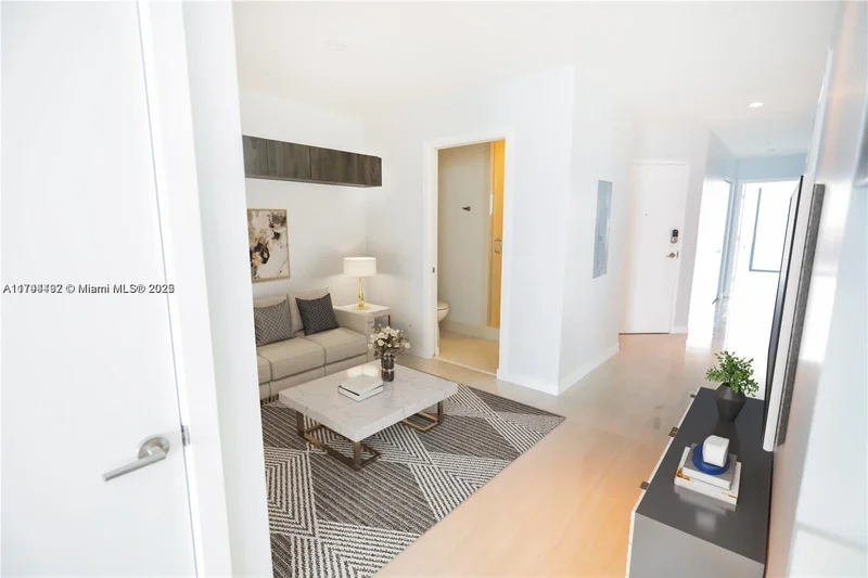 480 NE 31 St 2007, Miami, Florida, United States. - Photo 21