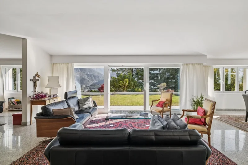 Elegant Villa With Panoramic View And Independent Studio