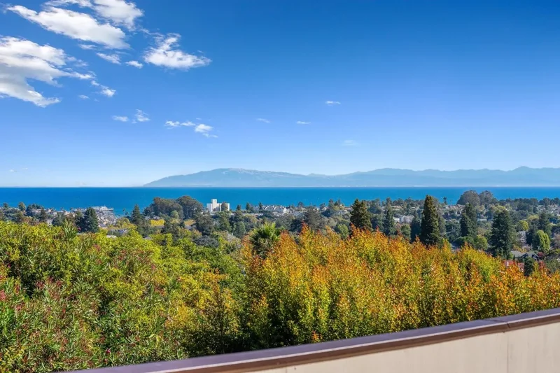 623 High Street, Santa Cruz, California, United States. - Photo 2