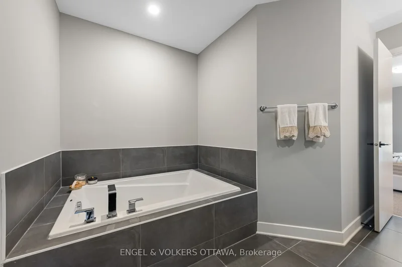 517 Cobra Crescent, Ottawa, Ontario, Canada. - Photo 8