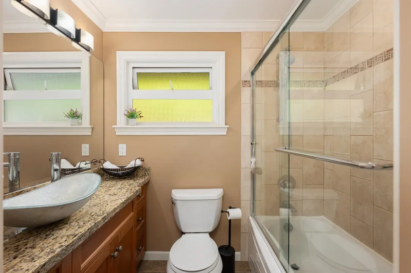 3658 Loraine Avenue, North Vancouver, BC, V7R4B8, CANADA, North Vancouver, British Columbia, Canada. - Photo 27
