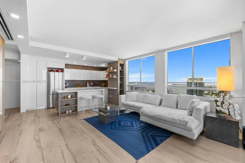 1330 West Ave 3407, Miami Beach, Florida, United States. - Photo 3