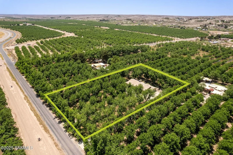1810 S Fairacres Road, Las Cruces, NM 88005, Las Cruces, New Mexico, United States. - Photo 23