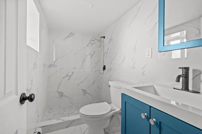 916 CLARENCE AVE, New York, New York, United States. - Photo 27