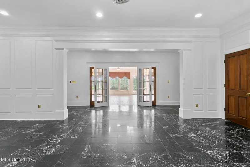 8 Twelve Oaks Place, Madison, MS 39110, Madison, Mississippi, United States. - Photo 2