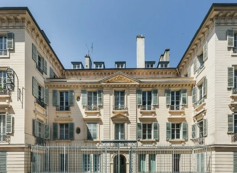 Château for sale, 50 rooms - Versailles 78000