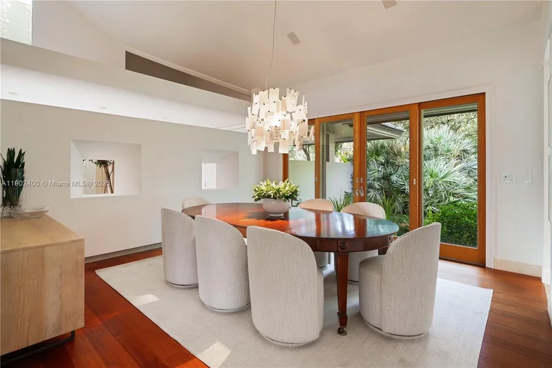 5390 Banyan Dr, Coral Gables, Florida, United States. - Photo 3