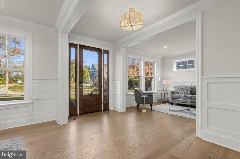 4714 ESSEX AVE, CHEVY CHASE, MD, 20815, USA, Chevy Chase, Maryland, United States. - Photo 3