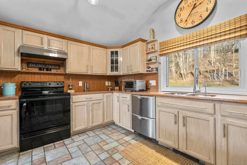 22 Old Middle Road, Brookfield, Connecticut, United States. - Photo 15