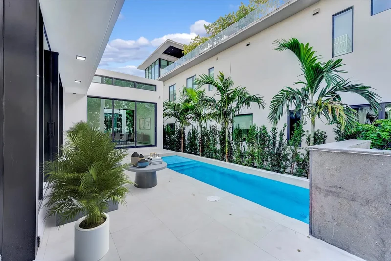 2130 S MIAMI AVE, Miami, Florida, United States. - Photo 80