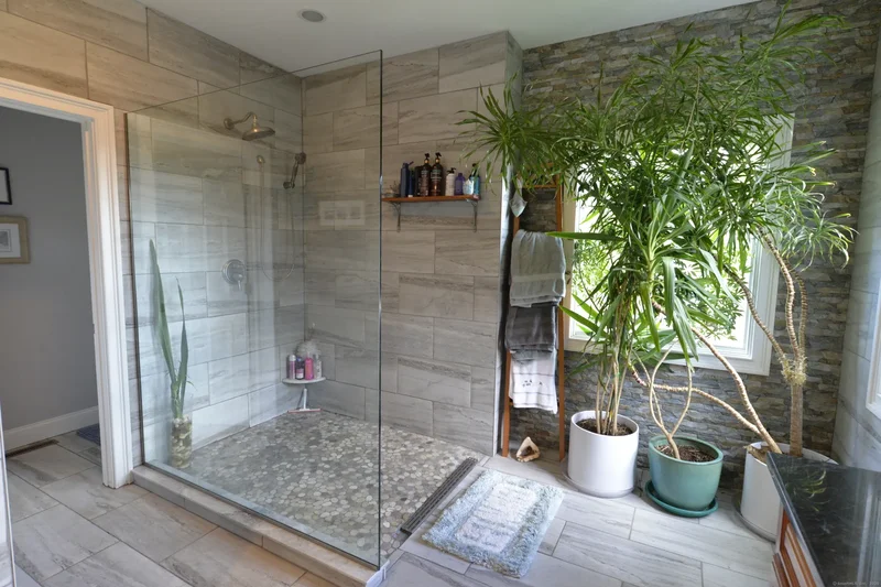 321 Matthews Street, Bristol, Connecticut, United States. - Photo 15