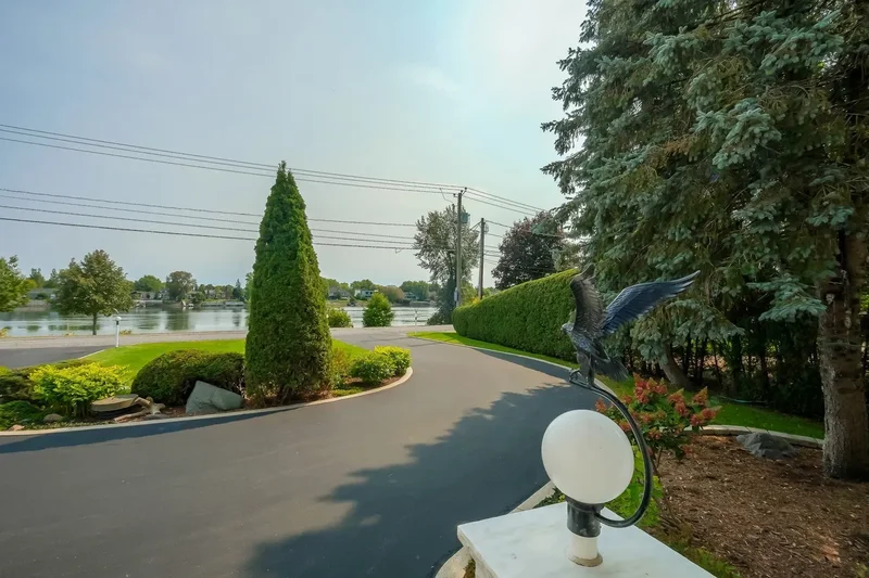 233 Ch. du Richelieu, Saint-Basile-le-Grand, Quebec, Canada. - Photo 7
