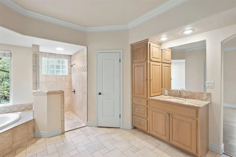 1881 County Road 414, Spicewood, Texas, United States. - Photo 14