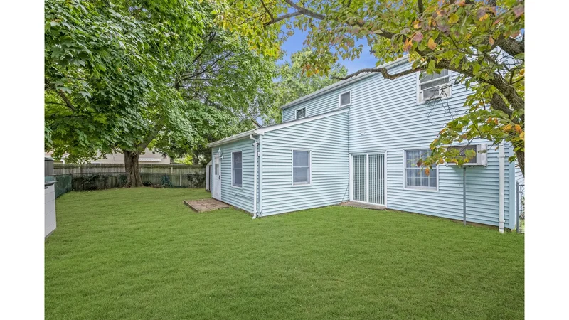 253 Raff Avenue, Carle Place, New York, United States. - Photo 6