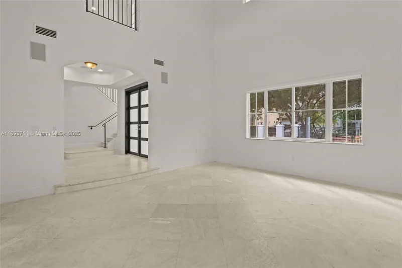 16763 NW 77th Path, Hialeah, Florida, United States. - Photo 4