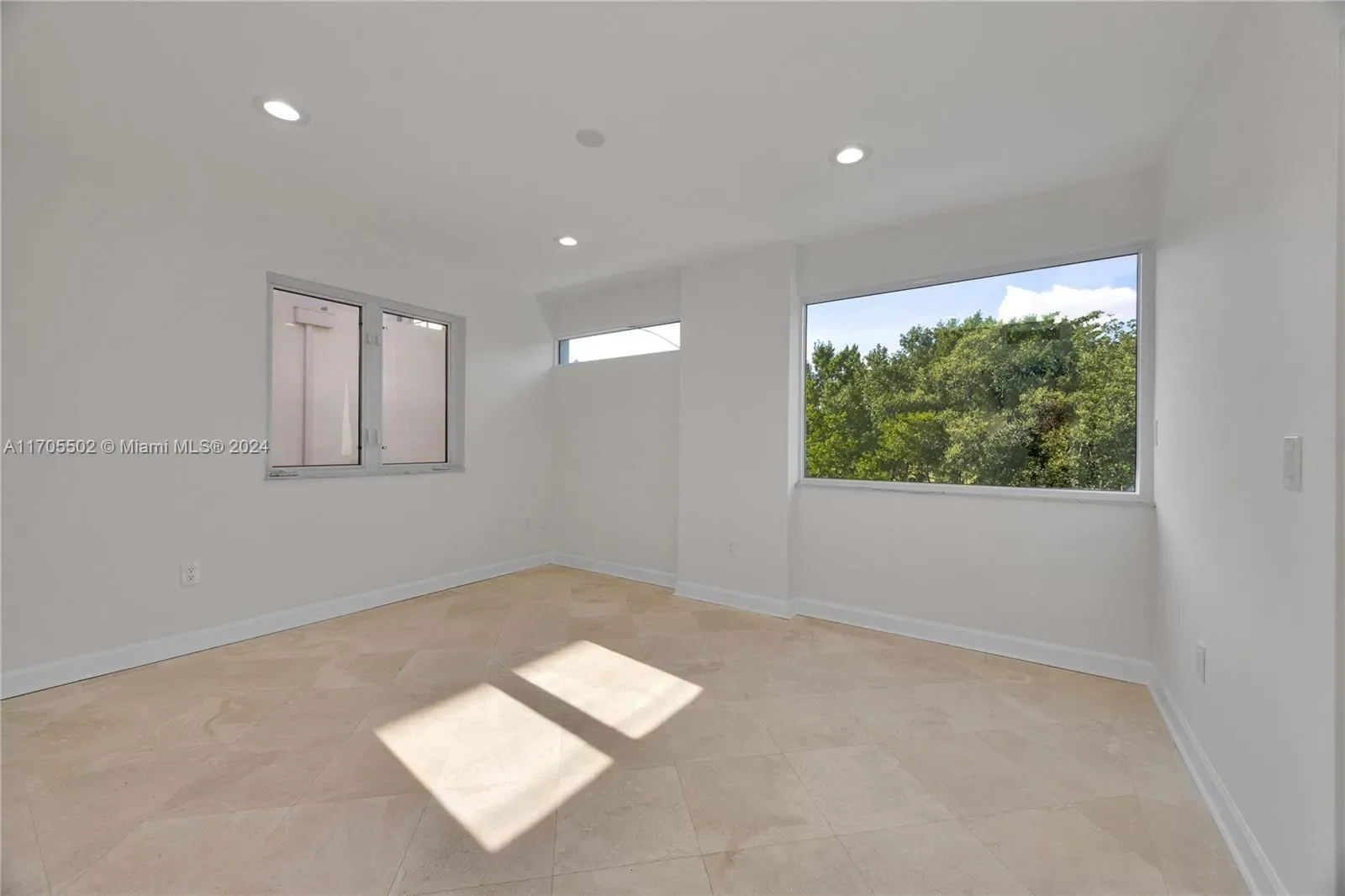 3566 Rockerman Rd, Miami, Florida, United States. - Photo 18