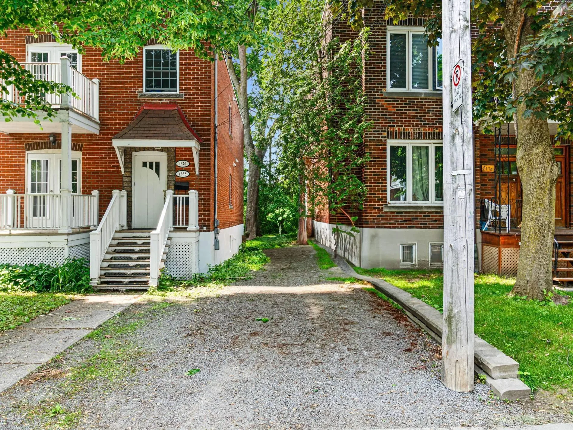 Exterior photo 6