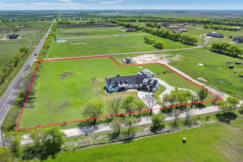 12345 Flow Road, Krum, Texas, United States. - Photo 4