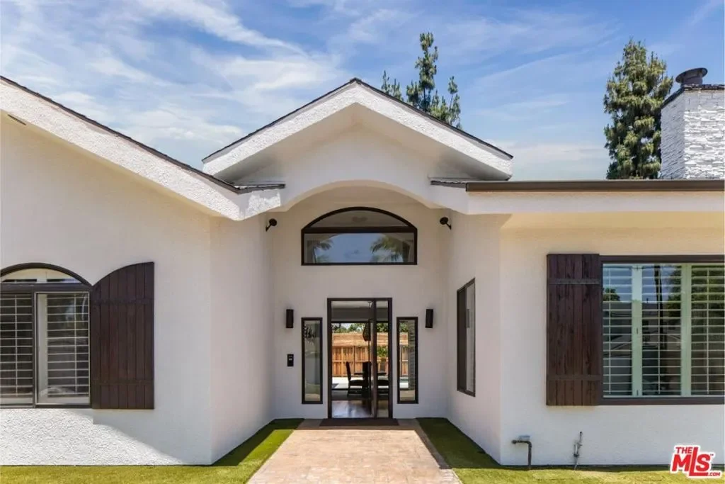 22623 Califa Street, Los Angeles, California, United States. - Photo 17
