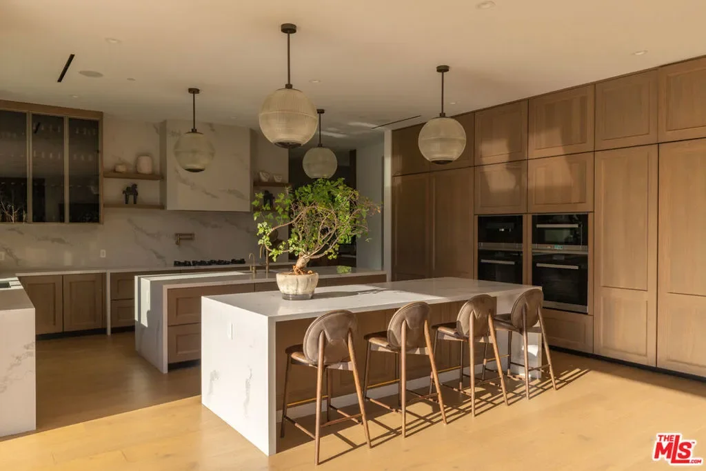 455 N Bundy Drive, Los Angeles, California, United States. - Photo 20