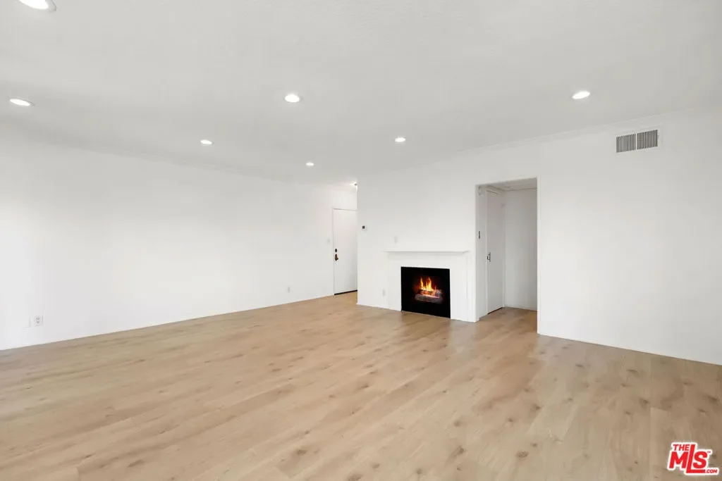 222 7th Street 301, Santa Monica, California, United States. - Photo 14