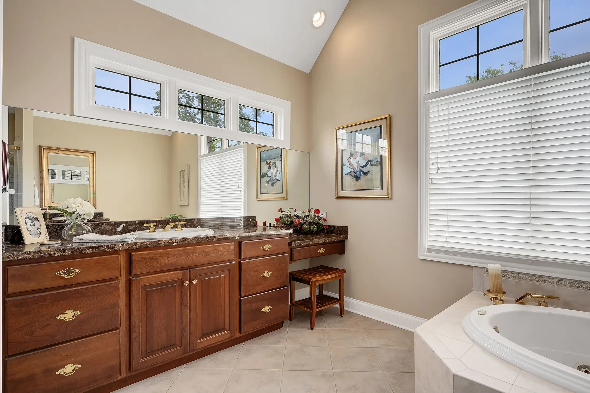 802 Kenmare Drive , Burr Ridge, IL 60527, Burr Ridge, Illinois, United States. - Photo 23