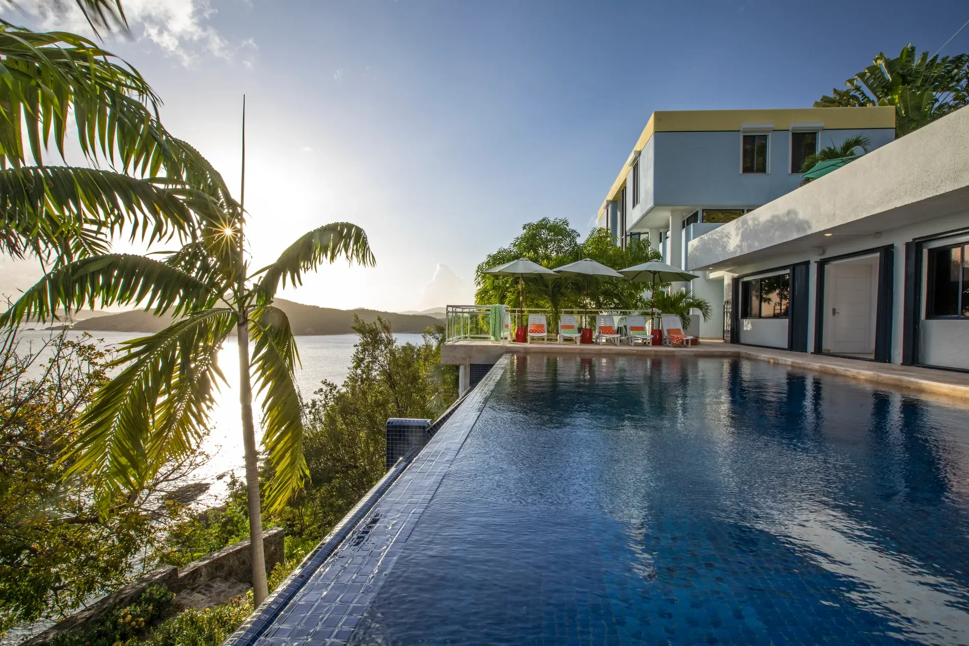 Exterior photo 6