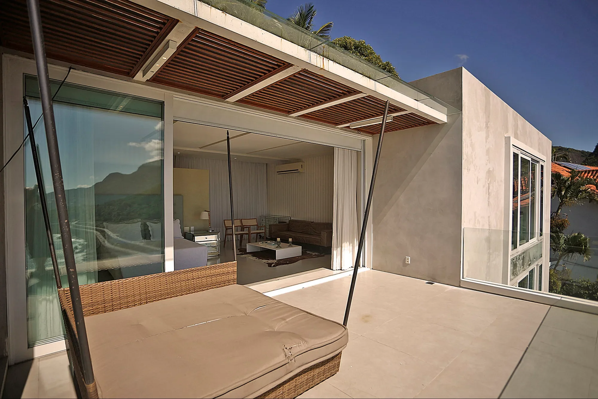 Exterior photo 5