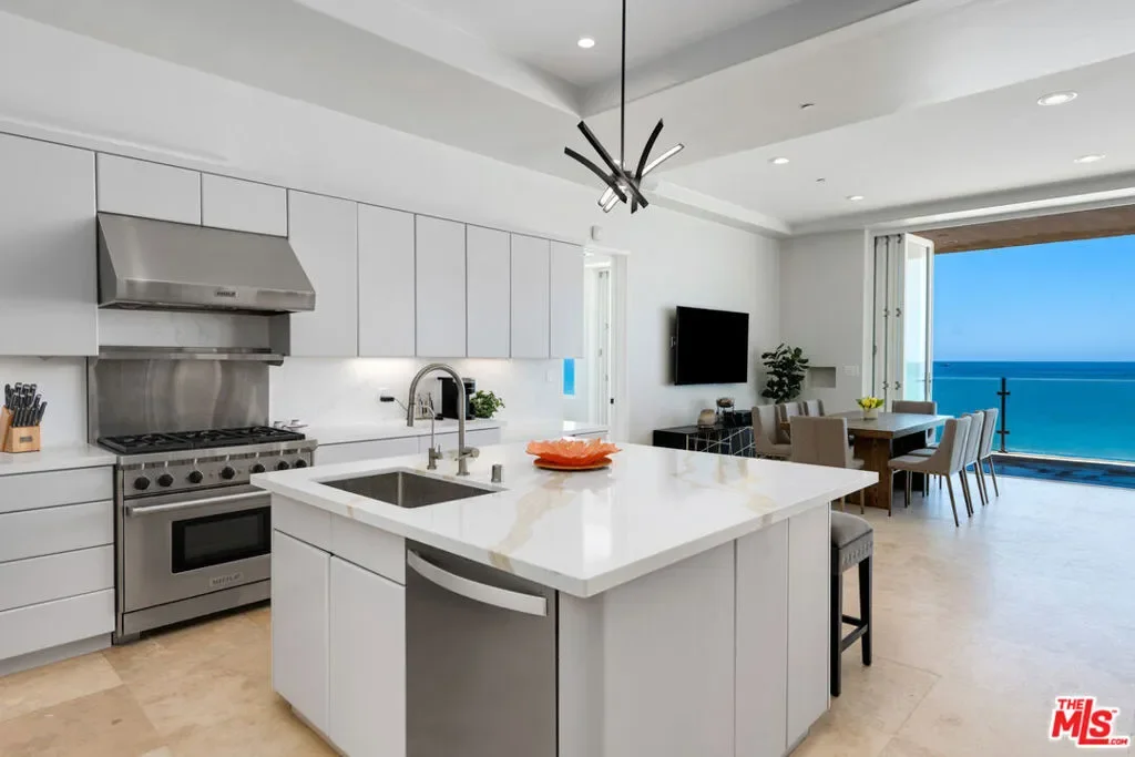 43250 Pacific Coast Highway, Malibu, California, United States. - Photo 14