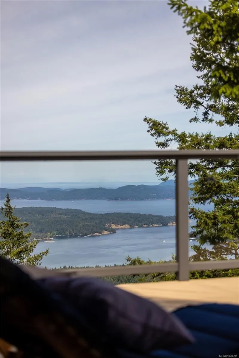 253 Chilton Rd, Saltspring Island, British Columbia, Canada. - Photo 45
